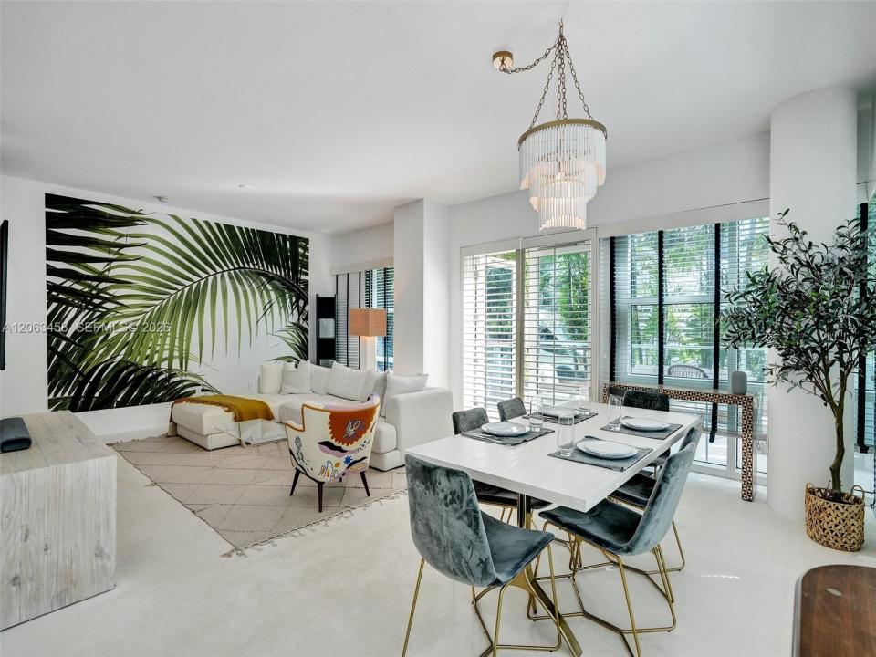 6103 Aqua Ave 107, Miami Beach, Florida 33141, USA