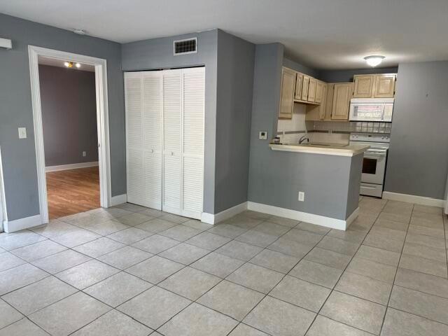 1865 Palm Cove Boulevard 9-106, Delray Beach, Floride 33445, États-Unis