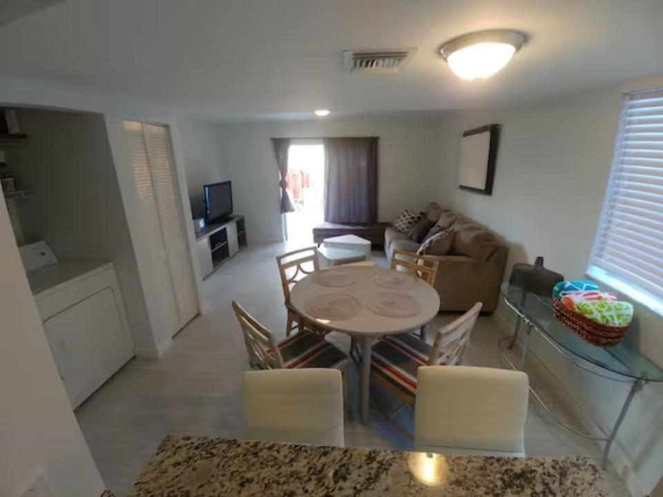 2261 NE 171ST Street 4, North Miami Beach, Florida 33160, USA