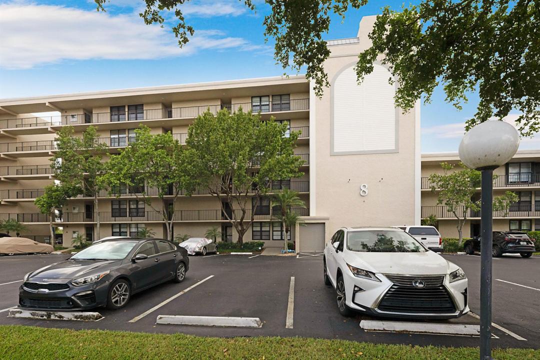 8 Royal Palm Way 3010, Boca Raton, Florida 33432, USA