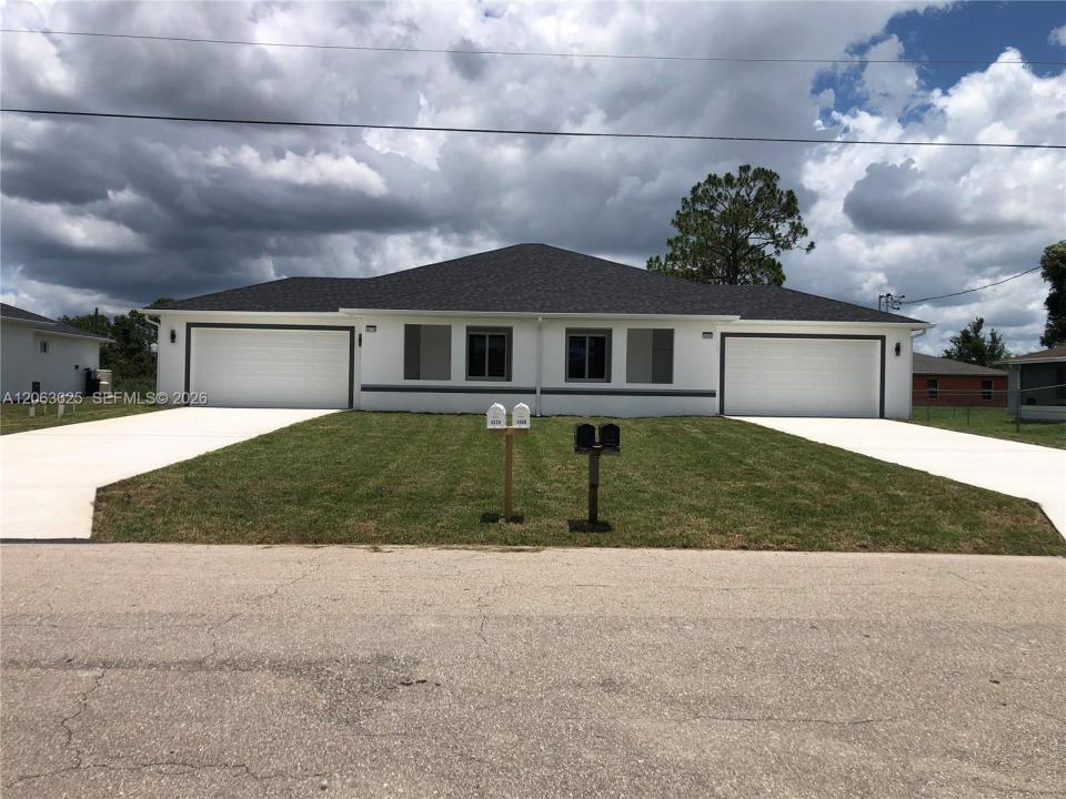 4568/4570 Golfview Blvd, Lehigh Acres, Florida 33973