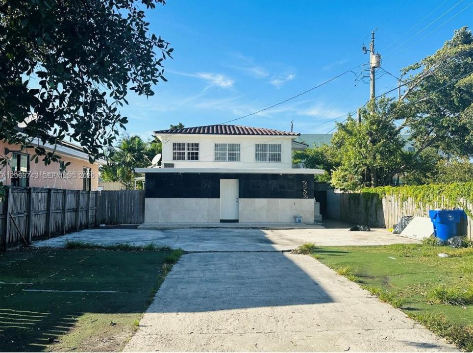 2215 NW 33rd St, Miami, Florida 33142, Stati Uniti