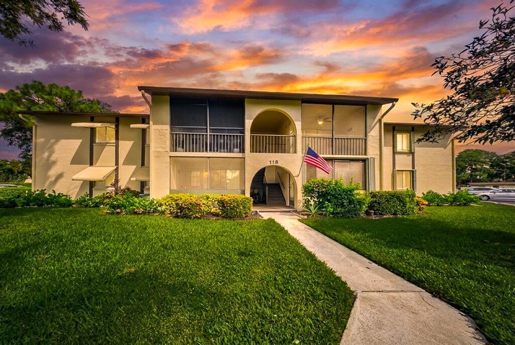 118 Lake Pine Circle A-2, Florida 33463, USA