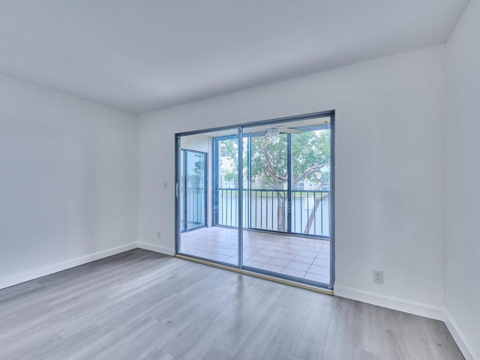 6193 Pointe Regal Circle 306, Delray Beach, Florida 33484, USA