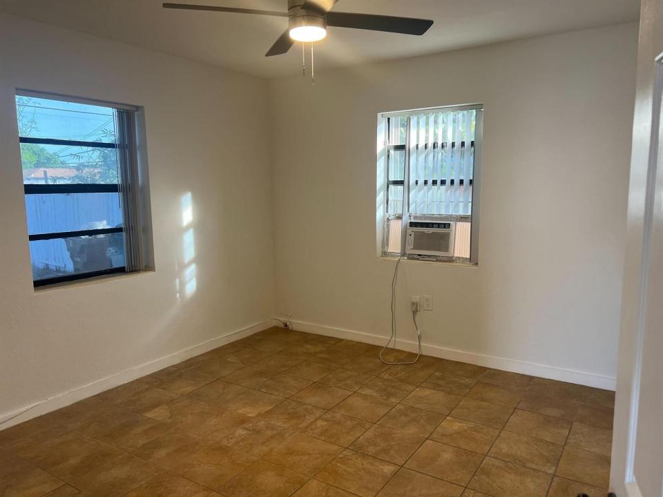 1202 S M Street, Florida 33460, USA