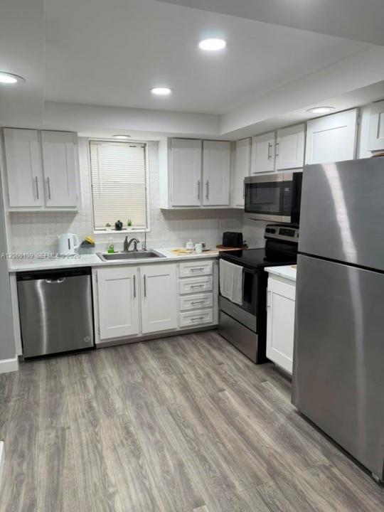 2541 Aragon Blvd 113, Sunrise, Floride 33322, États-Unis