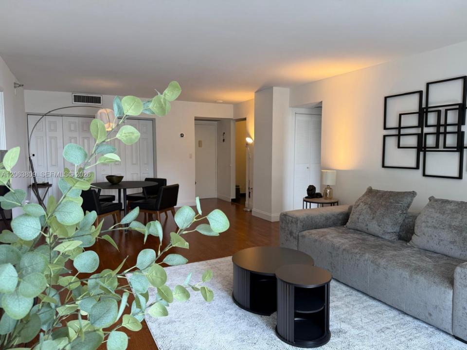 20505 E Country Club Dr 236, Aventura, Флорида 33180, Соединенные Штаты