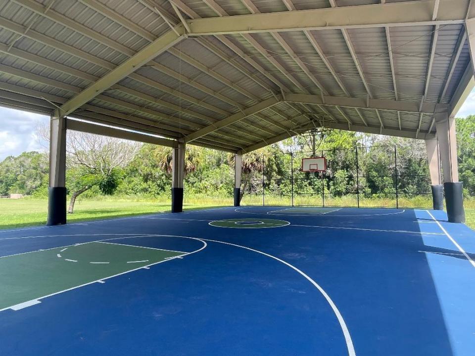 5565 NW Pine Trail Circle, Port St. Lucie, Florida 34983, Stati Uniti