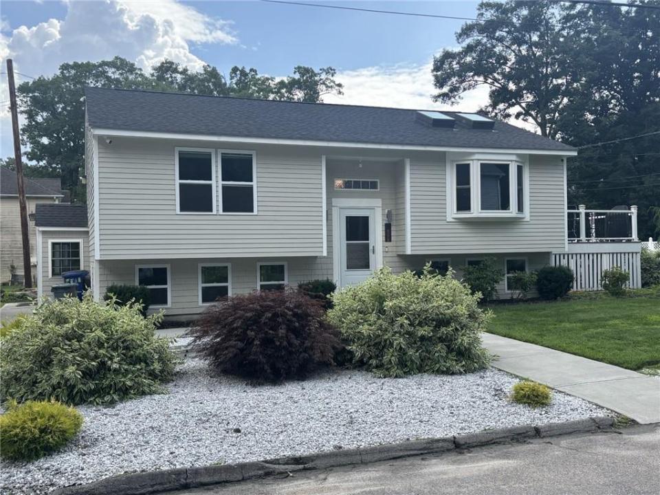 23 Granite Street, Johnston, Rhode Island 02919, USA