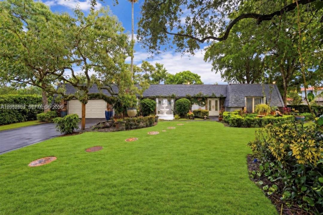 8541 N Lake Dasha Dr, Plantation, Florida 33324, Stati Uniti