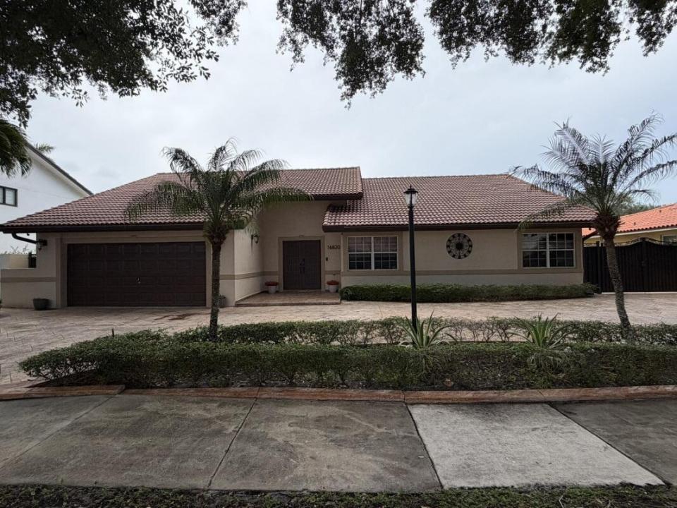 16820 NW 80th Court, Hialeah, Florida 33016, Estados Unidos