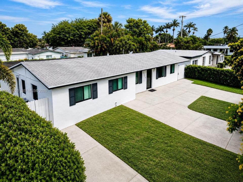 18150 NW 82nd Ave, Hialeah, Florida 33015, Stati Uniti