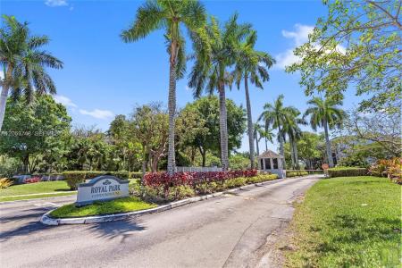 111 Royal Park Dr 1F, Oakland Park, Florida 33309, USA
