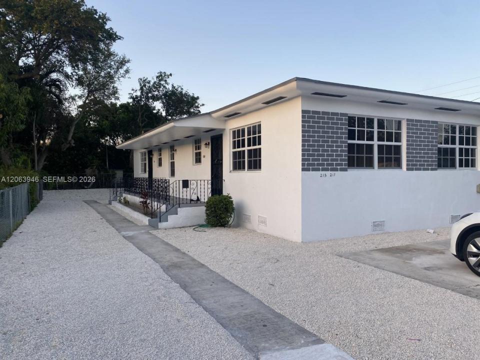 217 NW 48th St 2, Miami, Florida 33127, Stati Uniti