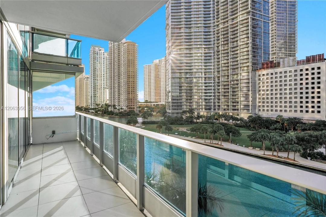 200 Biscayne Boulevard Way 503, Miami, Florida 33131, USA