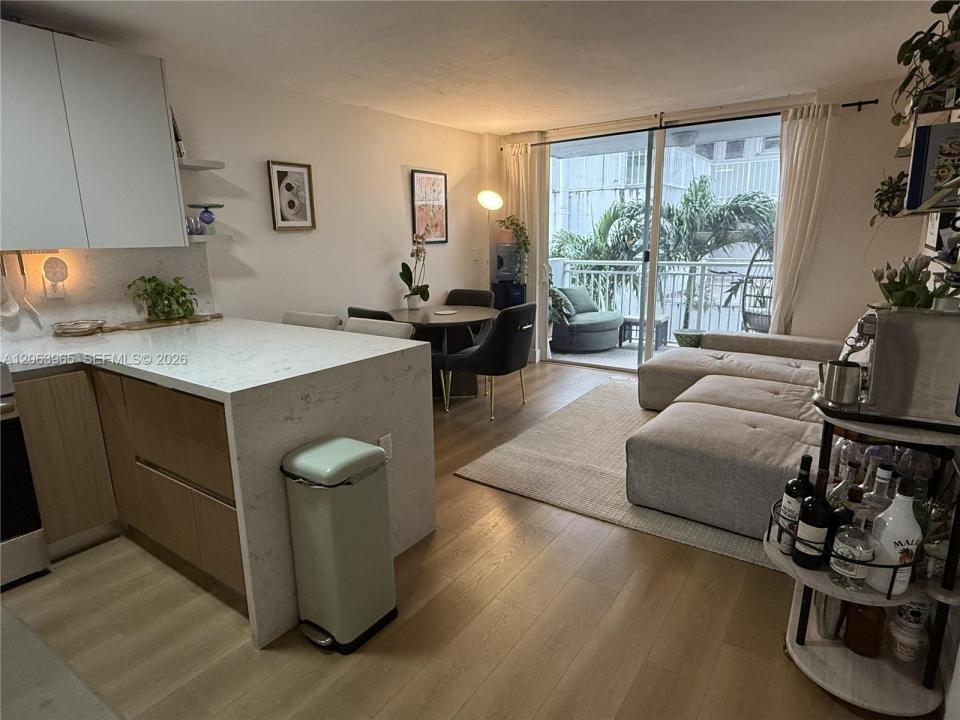 1666 West Ave 305, Miami Beach, Florida 33139, USA