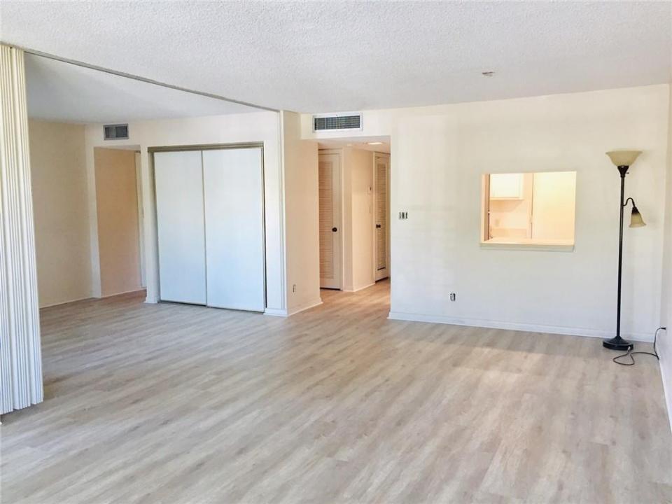 2316 S Cypress Bend Drive 220, Pompano Beach, Florida 33069, USA