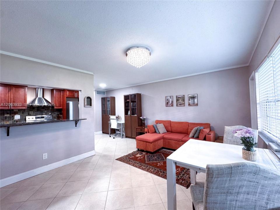 2455 NE 51st St E114, Fort Lauderdale, Floride 33308, États-Unis