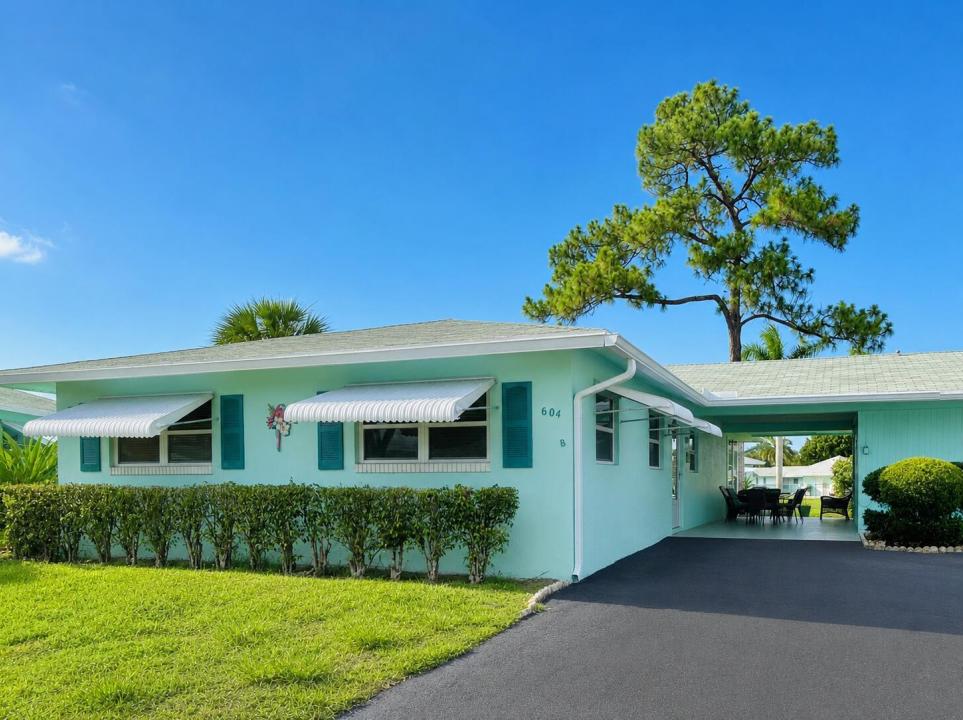 604 HUMMINGBIRD Lane, Delray Beach, Florida 33445, USA