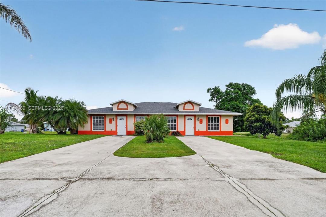 2420/2422 S Vernon, Lehigh Acres, Floride 33913, États-Unis