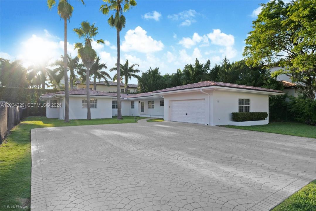 52 Camden Dr, Bal Harbour, Floride 33154, États-Unis