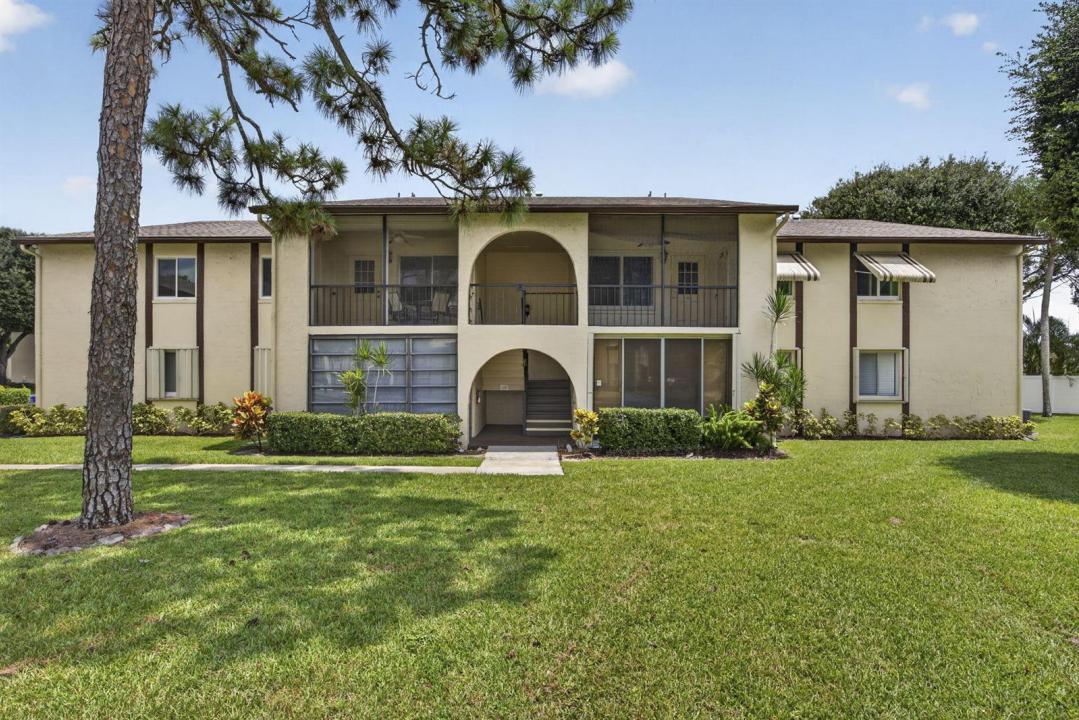 3625 LA AIRES Court C-1, Florida 33463, USA