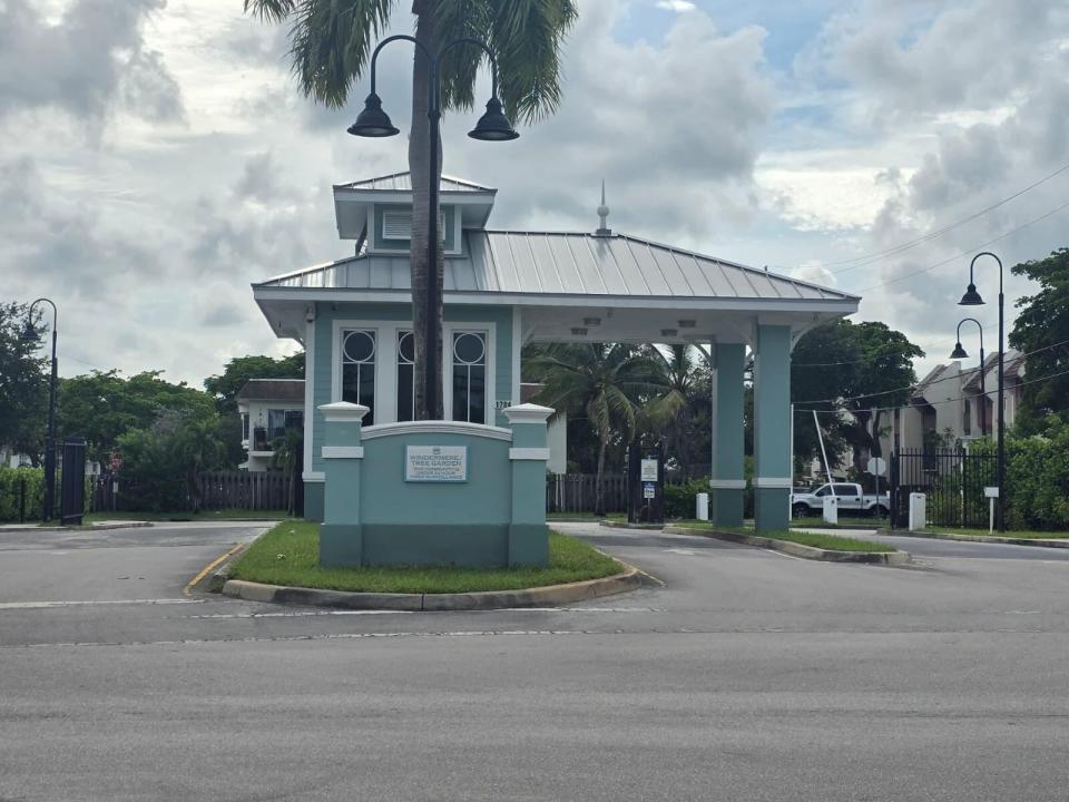 5217 NW 18th Street 3D, Lauderhill, Florida 33313, USA
