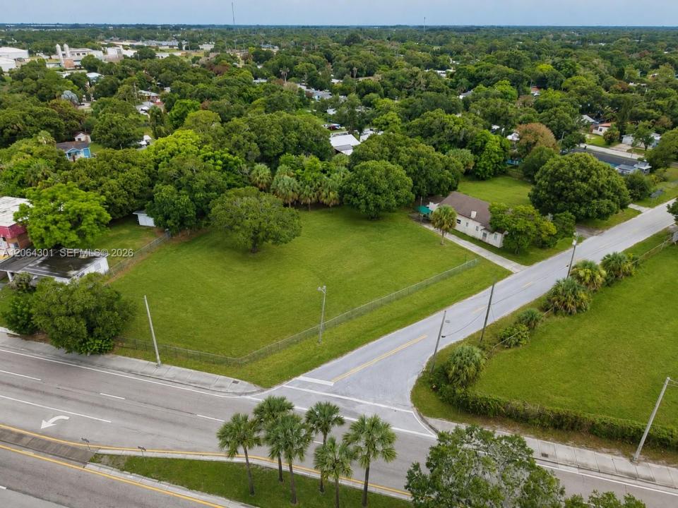 2108 Okeechobee Rd, Fort Pierce, Florida 34950, Amerika Birleşik Devletleri