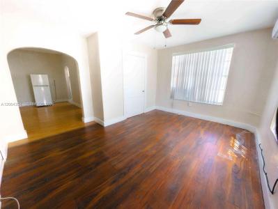 428 SW 9th St 12, Miami, Florida 33130, USA