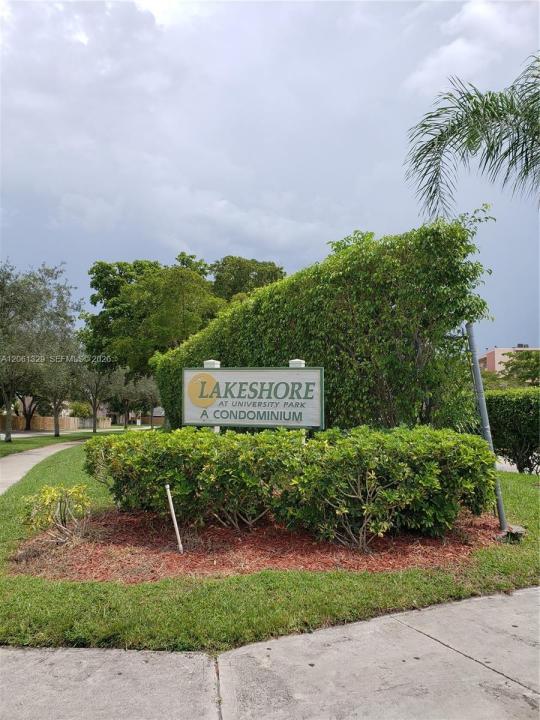 8550 N Sherman Cir 303, Miramar, Florida 33025, USA