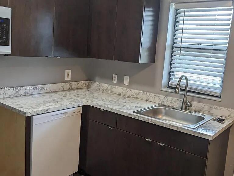 617 IXORIA Avenue 2, Fort Pierce, Floride 34982, États-Unis
