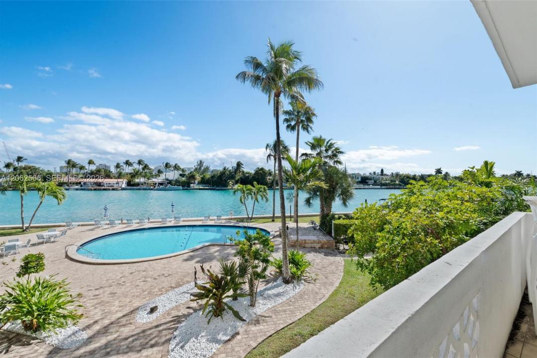 9101 E Bay Harbor Dr 204, Bay Harbor Islands, Floride 33154, États-Unis