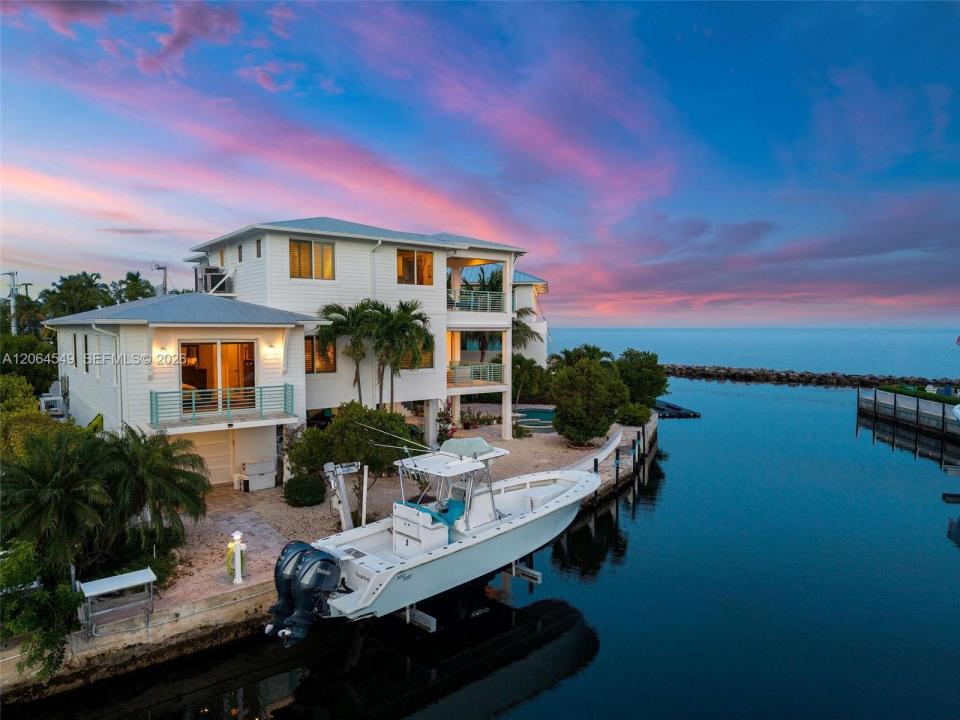 202 Plantation Shores Dr, Floryda 33070, USA