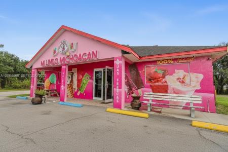155 W Cowboy way, La Belle, Florida 33935