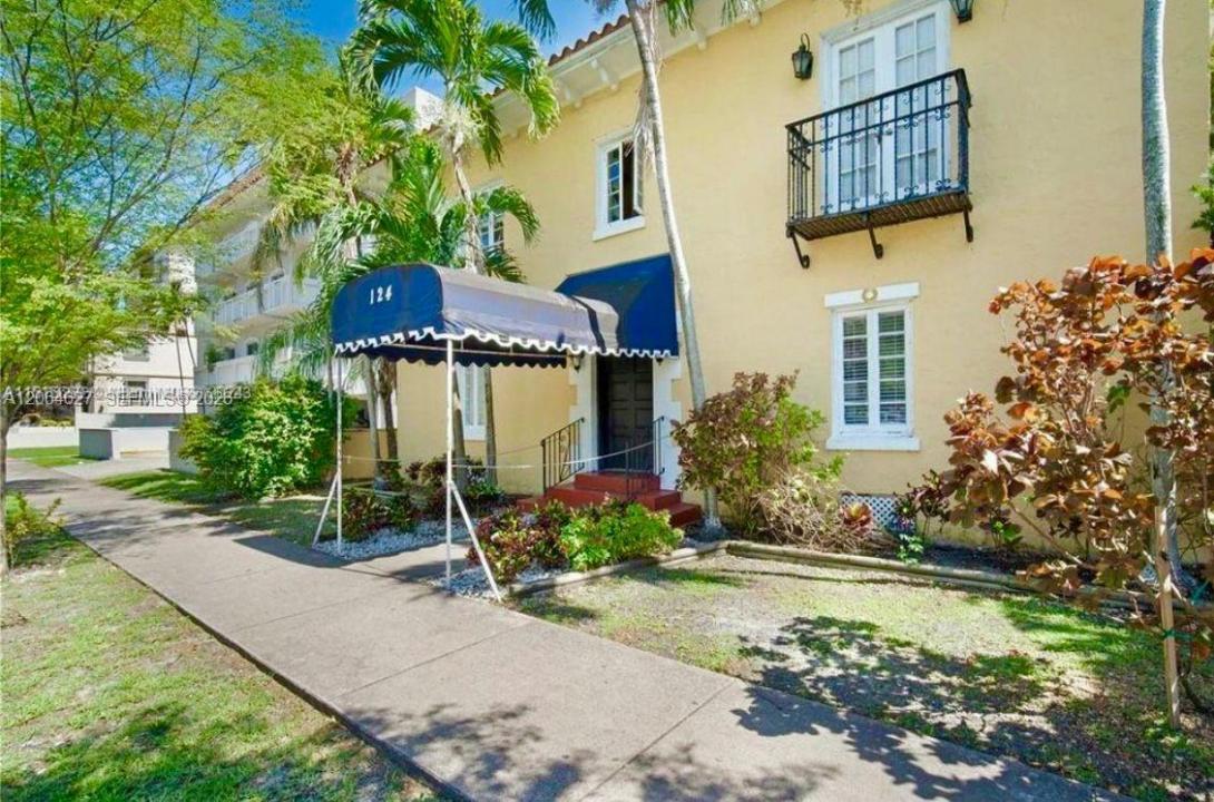 124 Mendoza Ave 8A, Coral Gables, Floride 33134, États-Unis