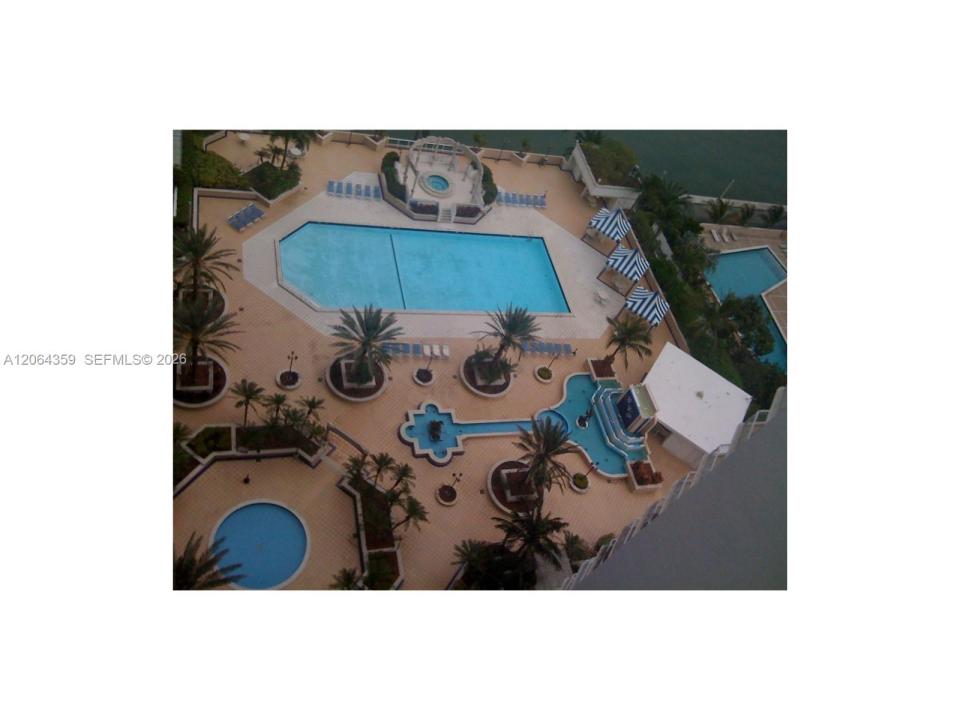7601 E Treasure Dr 921, North Bay Village, Floride 33141, États-Unis