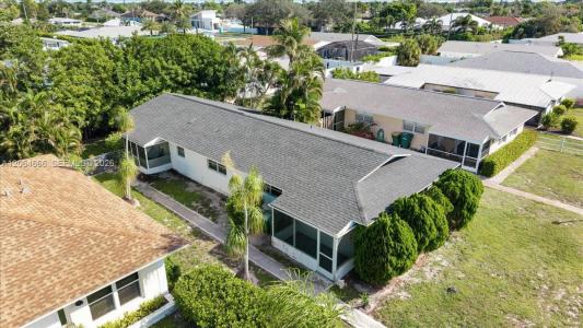 681/683 95th Ave N, Naples, Florida 34108, USA