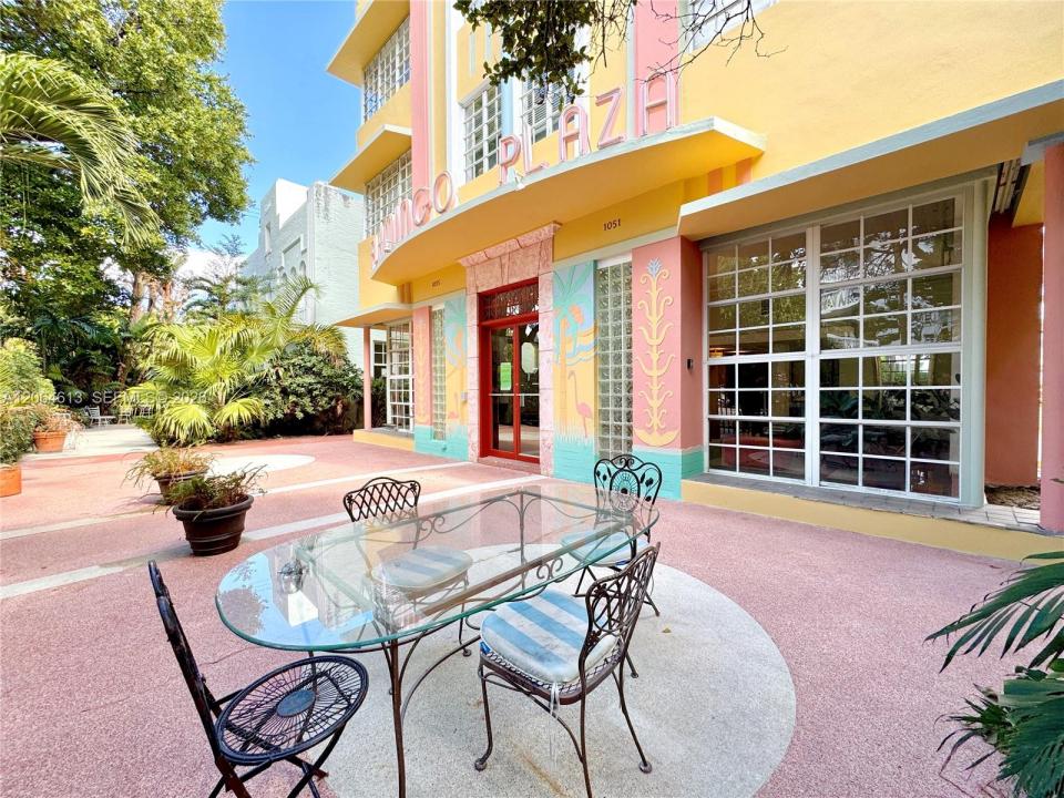 1051 Meridian Ave 1D, Miami Beach, Floryda 33139, USA