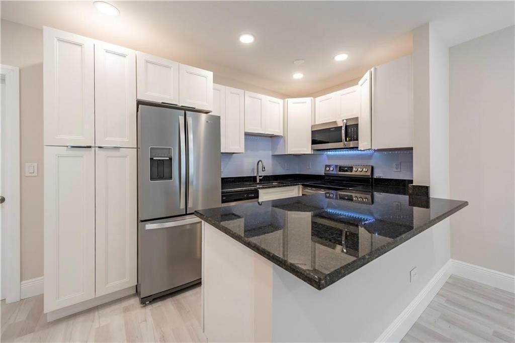 628 NE 8th Avenue 4, Fort Lauderdale, Floryda 33304, USA