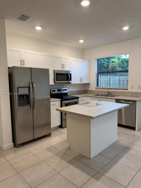 768 NE 206th Ter 768, Miami, Flórida 33179, Estados Unidos