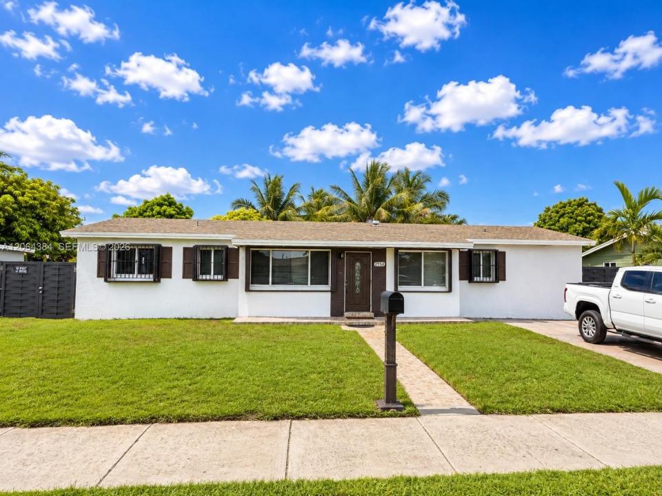 2950 NW 210th Ter, Miami Gardens, Florida 33056, Stati Uniti