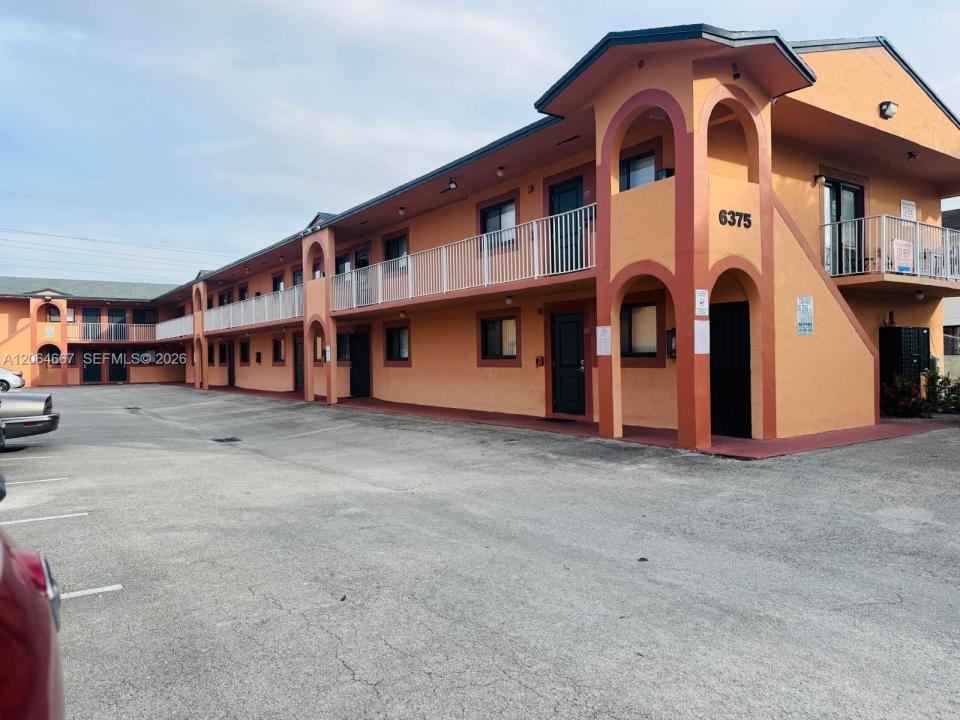 6375 W 22nd Ct 204, Hialeah, Florida 33016, Stati Uniti