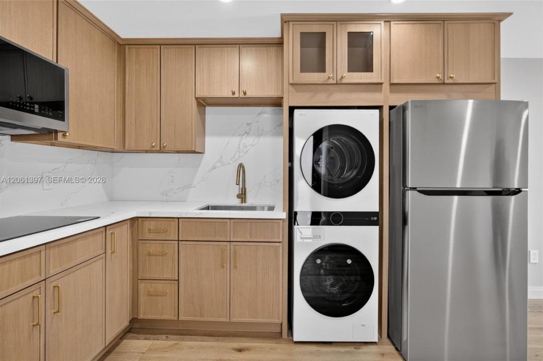 1011 NW 30th Ct 1, Miami, Florida 33125, Stati Uniti