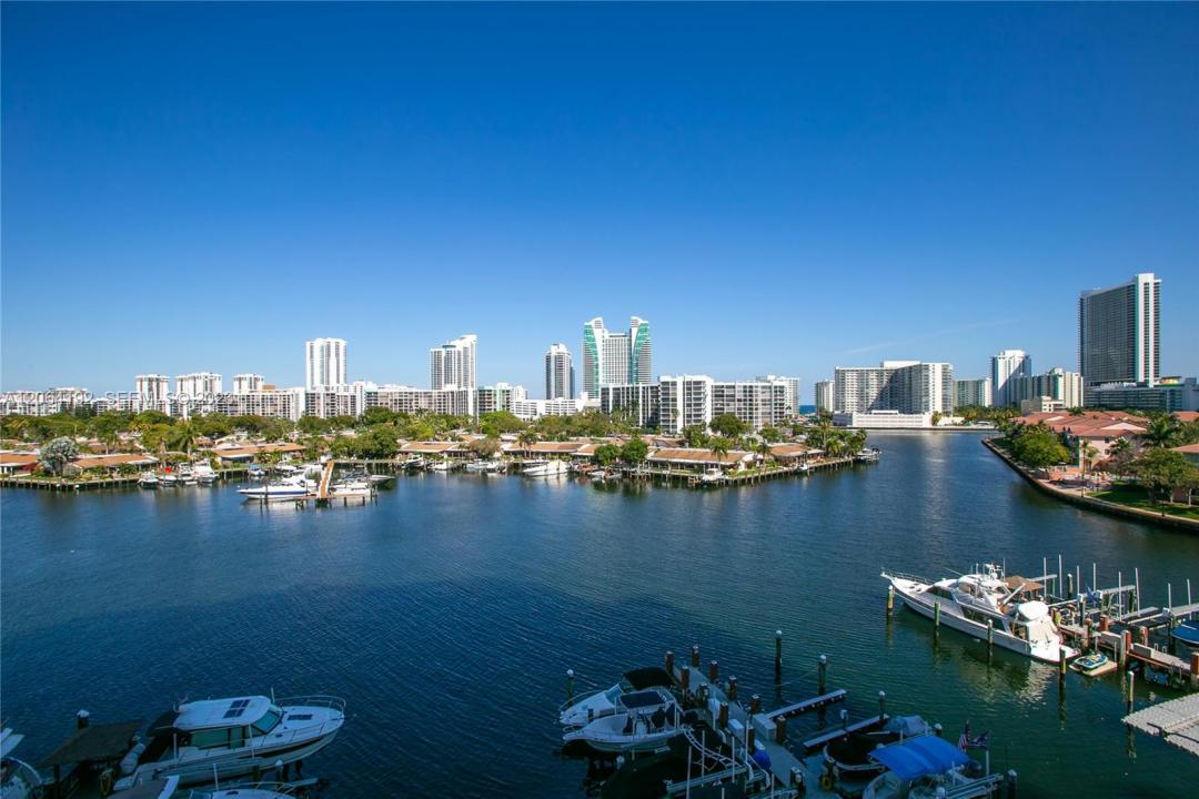 300 Three Islands Blvd 406, Hallandale Beach, Floride 33009, États-Unis