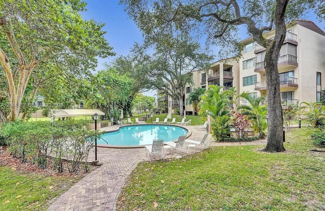6060 S Falls Cir Dr 313, Lauderhill, Florida 33319, USA