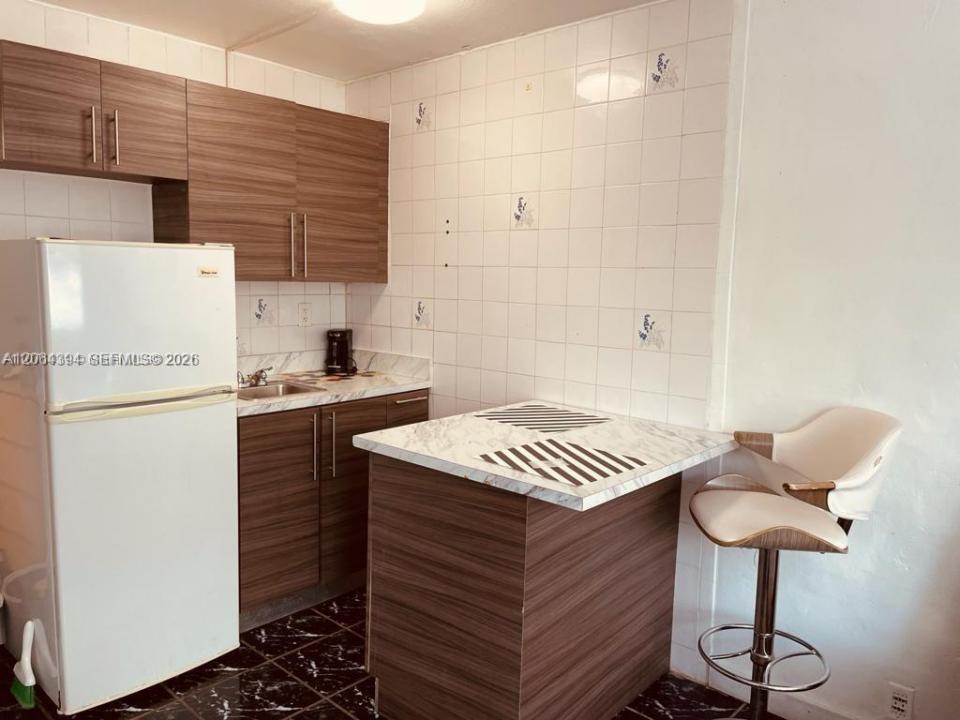 6484 iIndian Creek 111, Miami Beach, Floride 33141, États-Unis