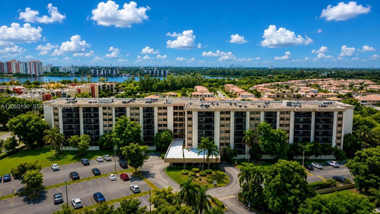 900 NE 195th St 109, Miami, Florida 33179, Stati Uniti