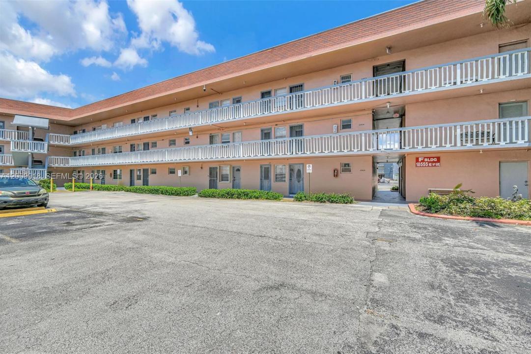 18555 NE 14th Ave 502, Miami, Floride 33179, États-Unis
