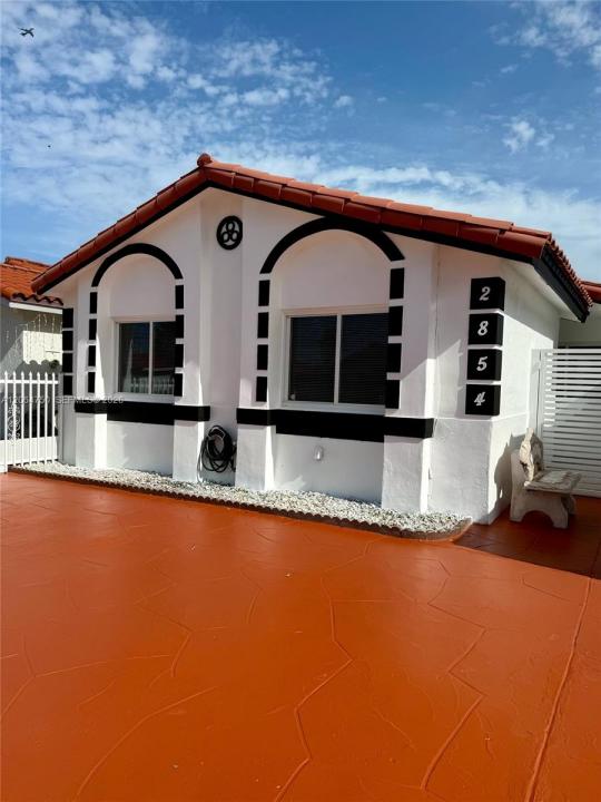 2854 W 75th Ter, Hialeah, Floride 33018, États-Unis