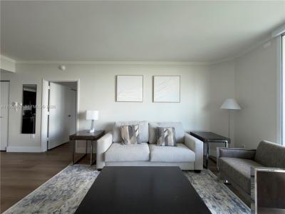 2889 Mcfarlane Rd 1014, Miami, Florida 33133, USA